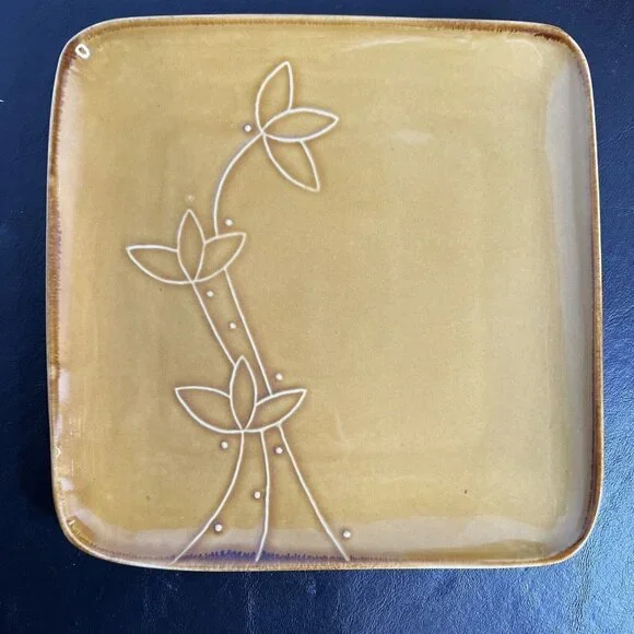 Pair of Style Eyes by Baum Bros Retro Embossed Brown Dinner Plates 8.5” & 10” - Picture 2 of 10